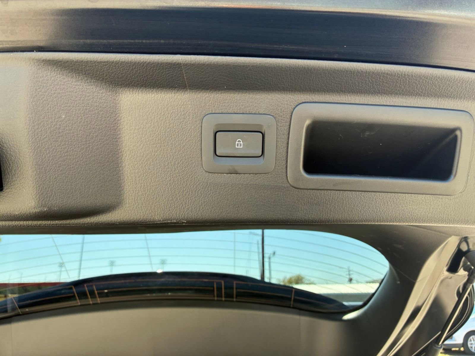 Thumbnail: 2025 Mazda CX-50 - 22