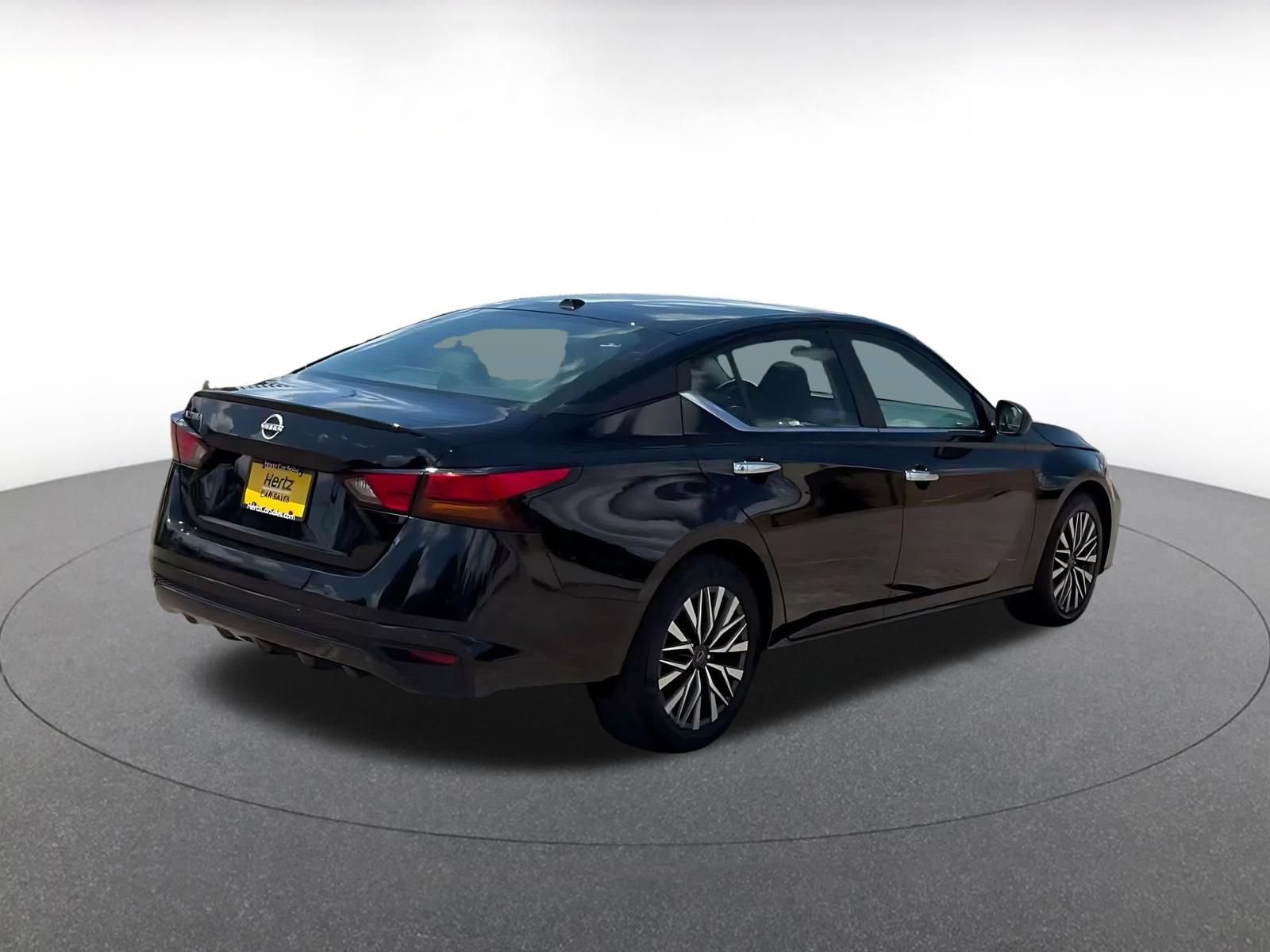 Thumbnail: 2025 Nissan Altima - 12
