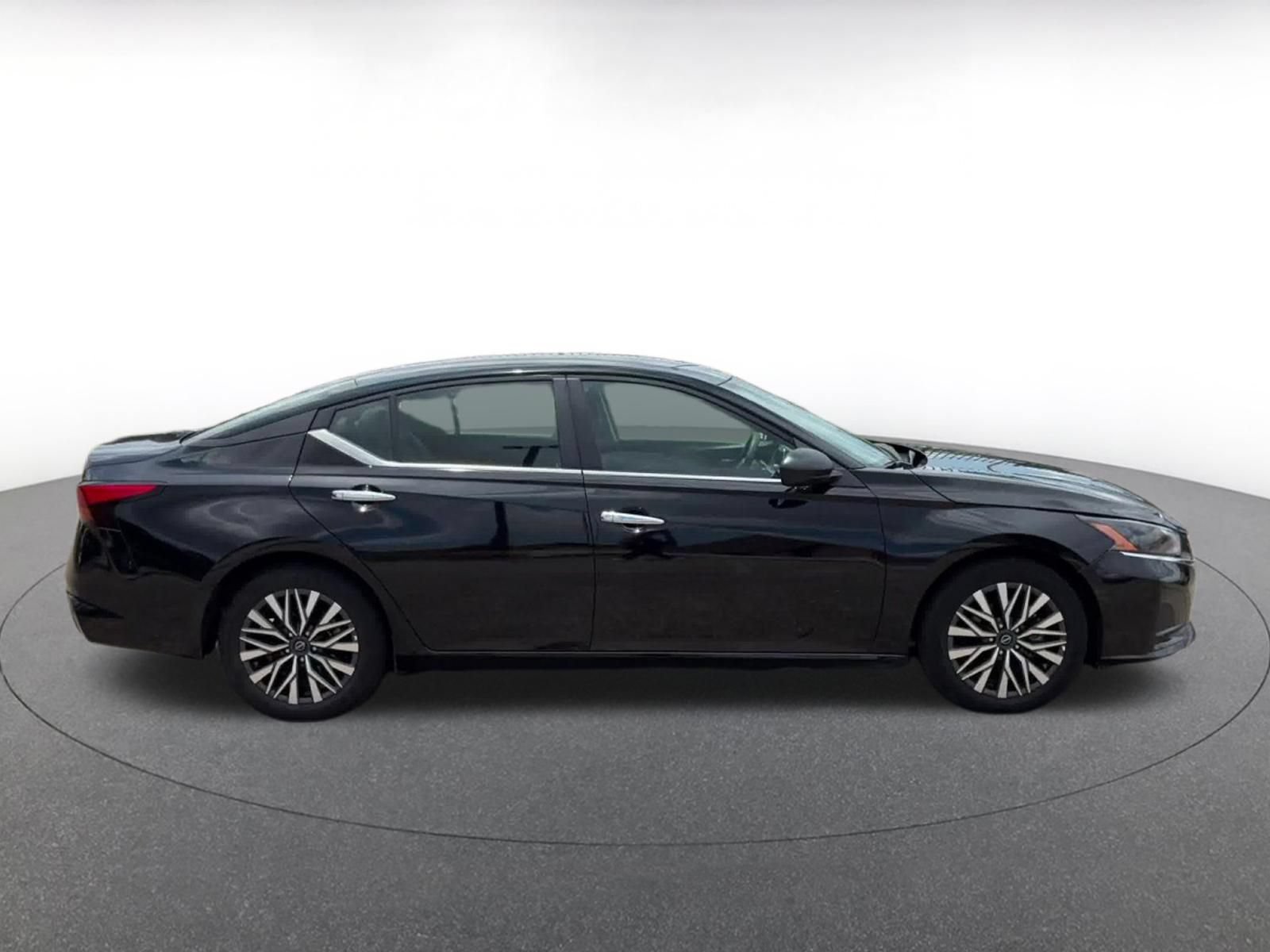 Thumbnail: 2025 Nissan Altima - 16