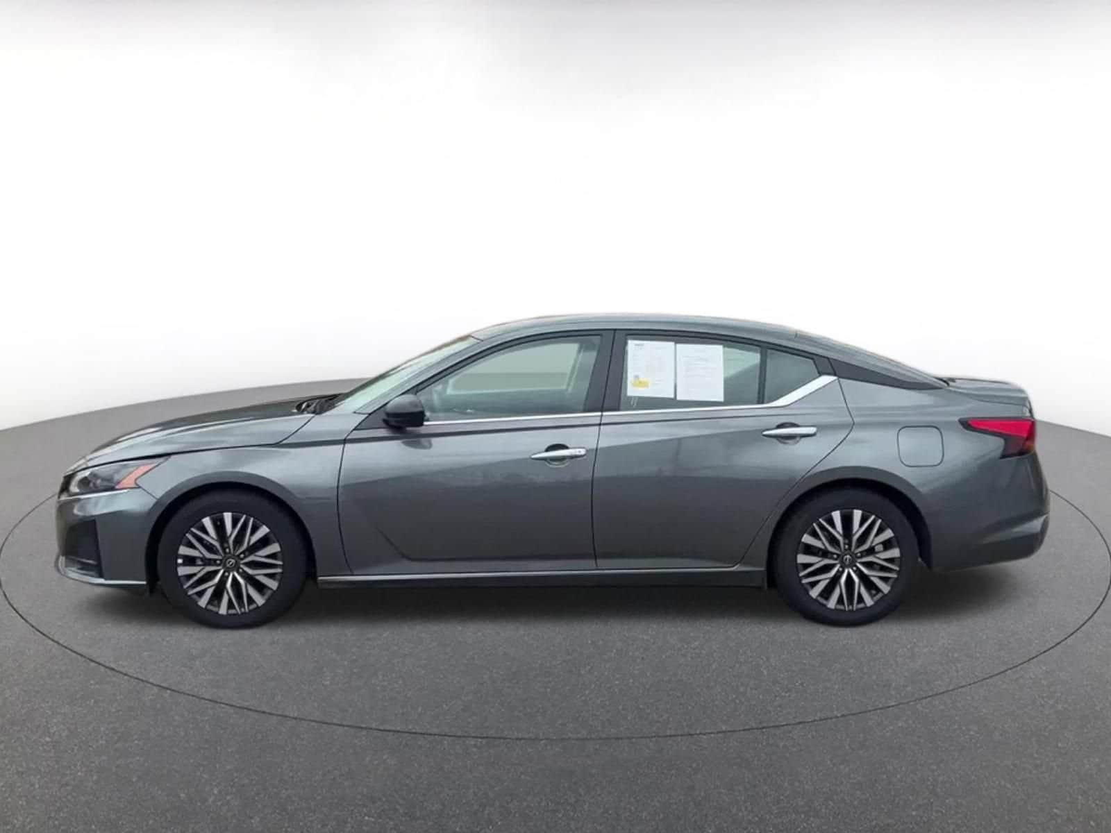 Thumbnail: 2025 Nissan Altima - 8