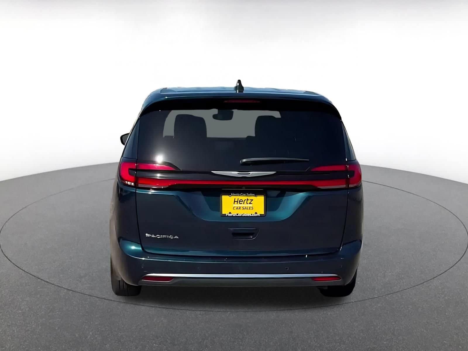 Thumbnail: 2025 Chrysler Pacifica - 10