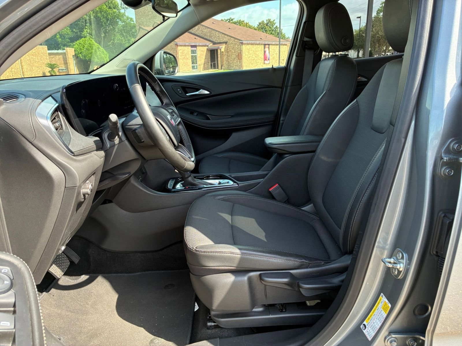 Thumbnail: 2025 Buick Encore GX - 27