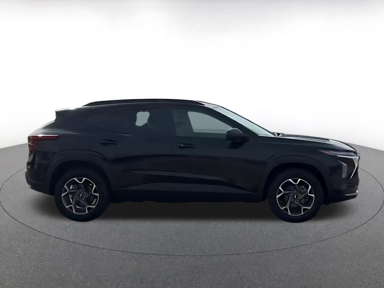 Thumbnail: 2025 Chevrolet Trax - 16