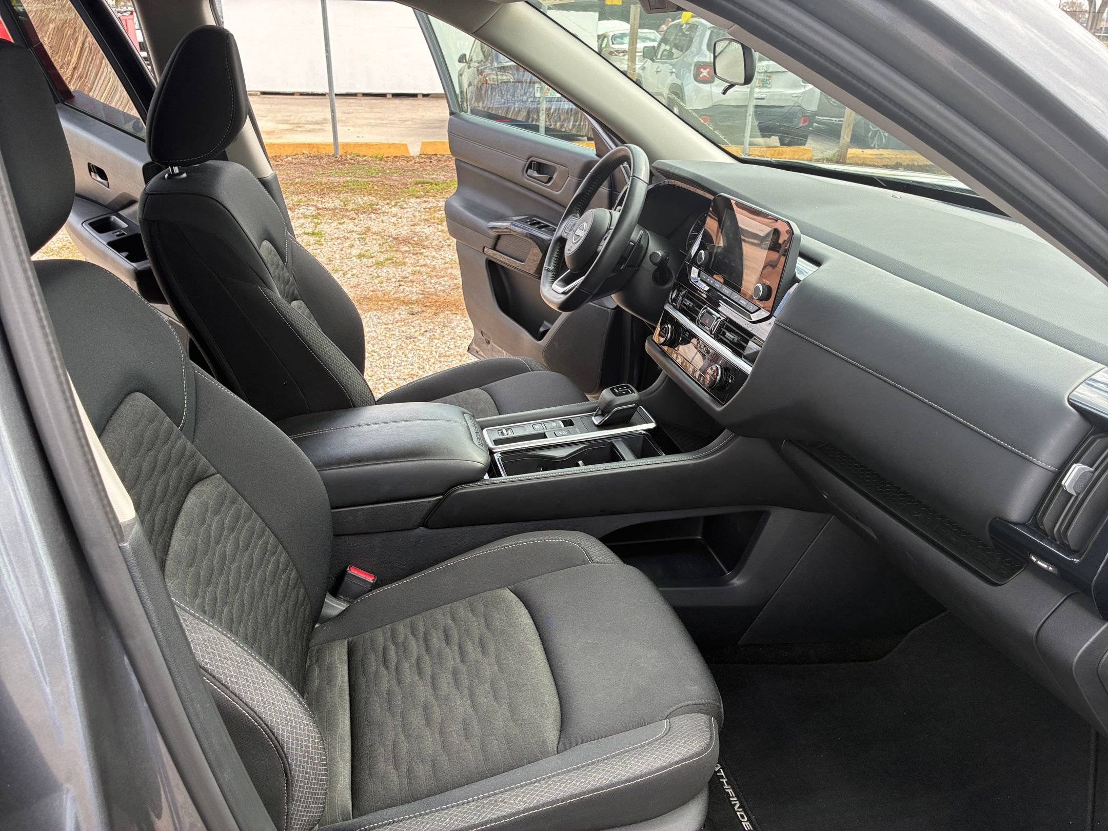 Thumbnail: 2025 Nissan Pathfinder - 25