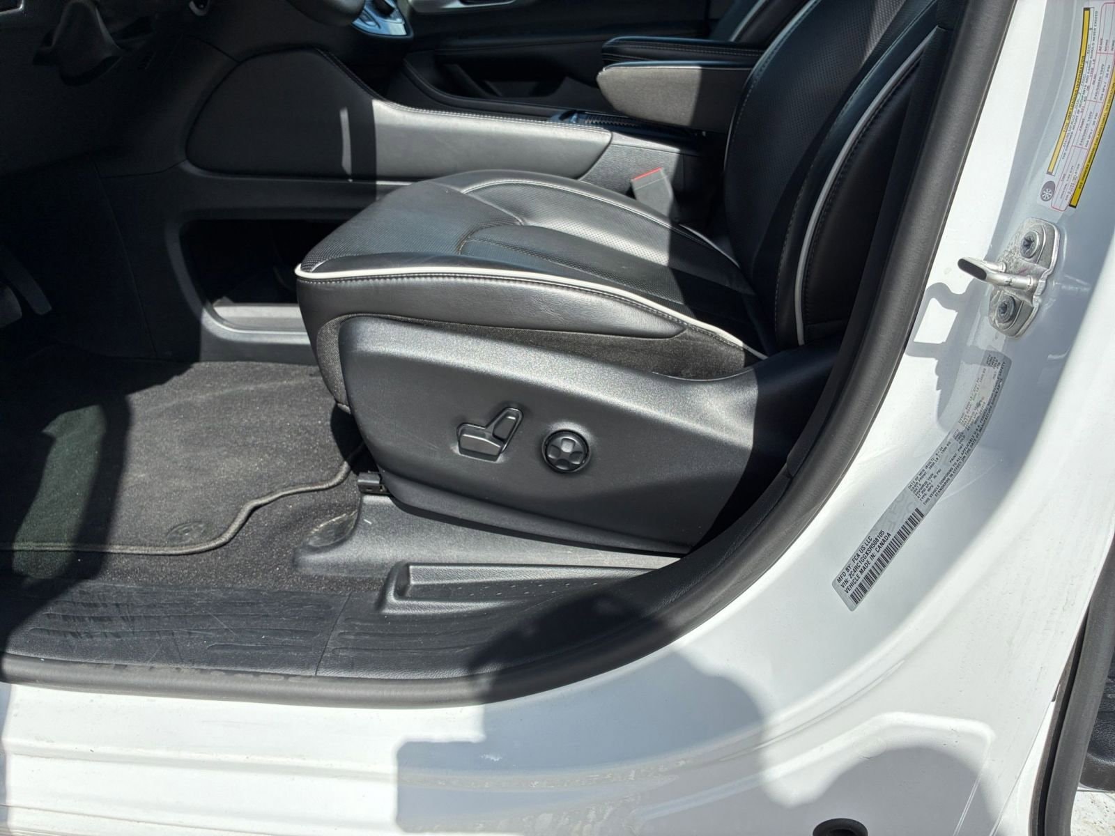 Thumbnail: 2025 Chrysler Pacifica - 23