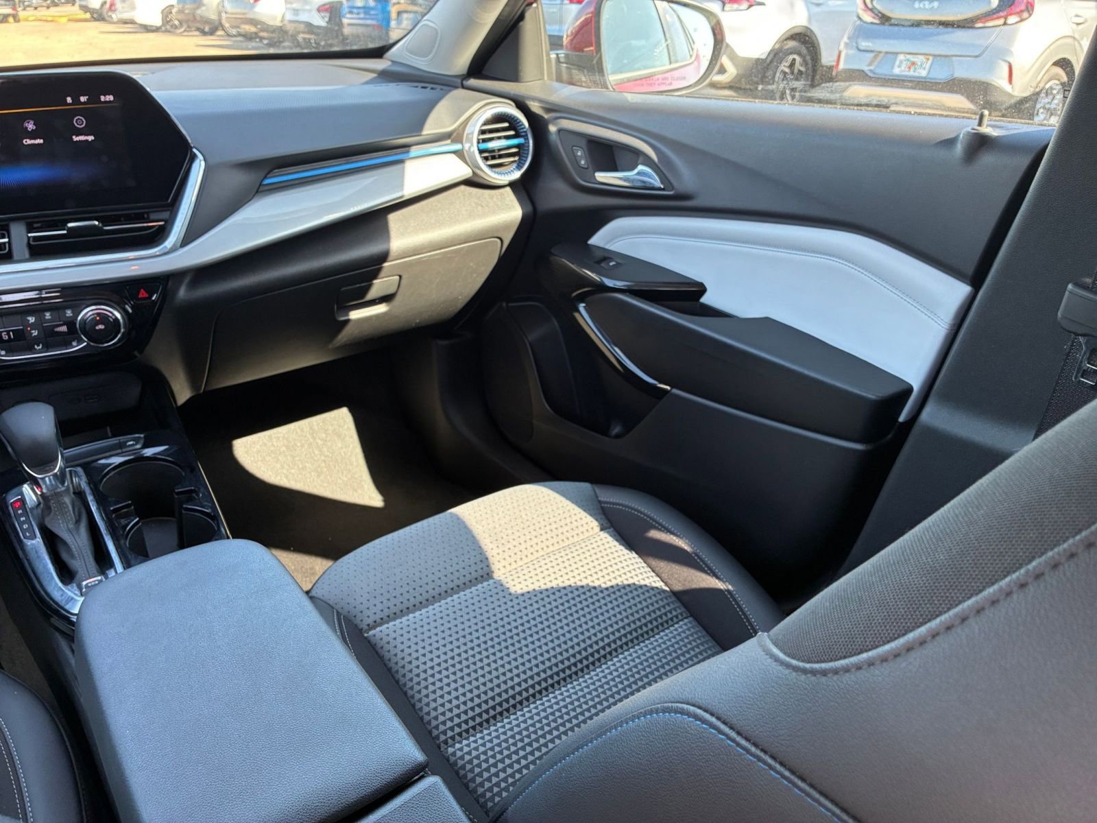 Thumbnail: 2025 Chevrolet Trax - 33