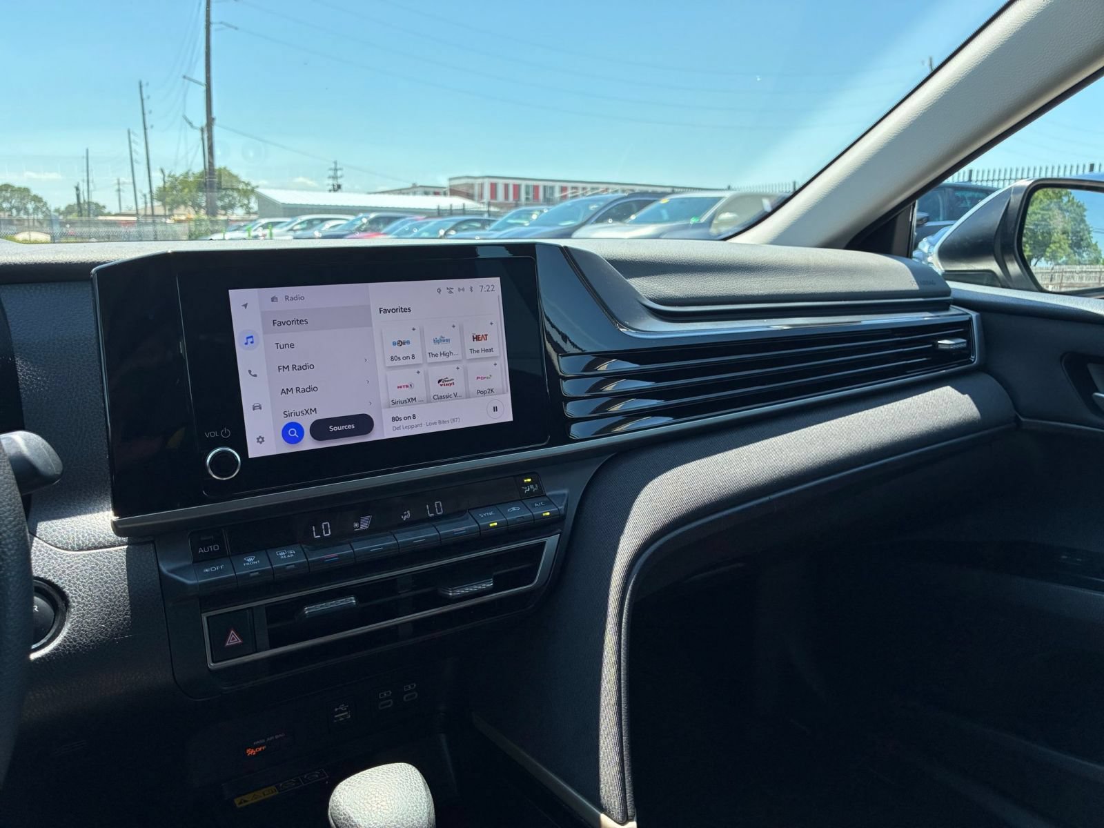 Thumbnail: 2025 Toyota Camry - 30