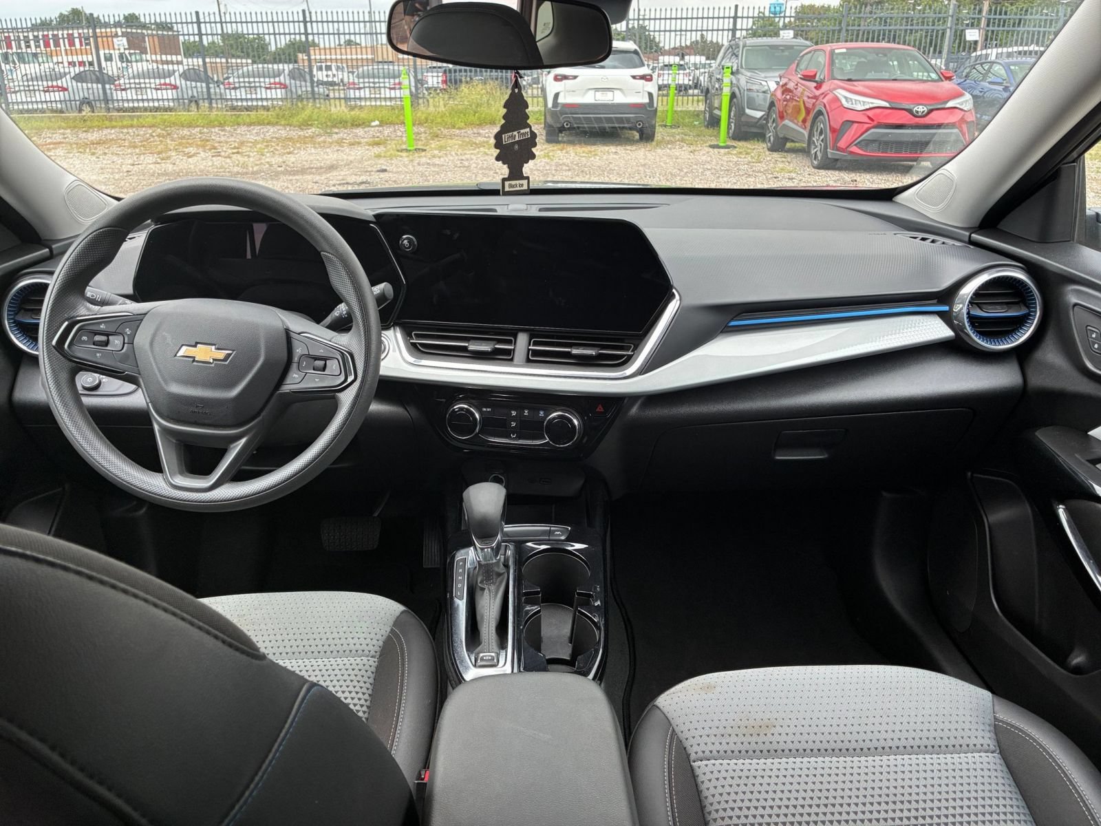Thumbnail: 2025 Chevrolet Trax - 34