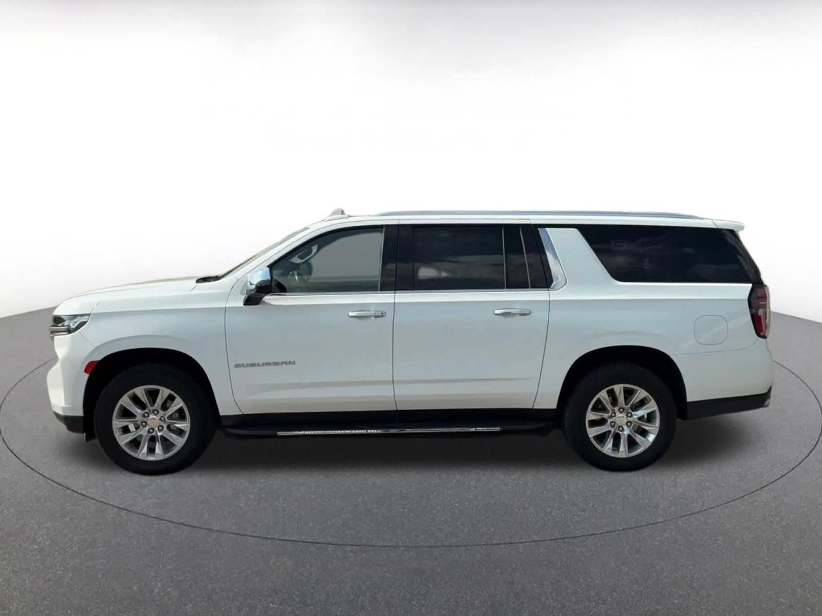 Thumbnail: 2023 Chevrolet Suburban - 7