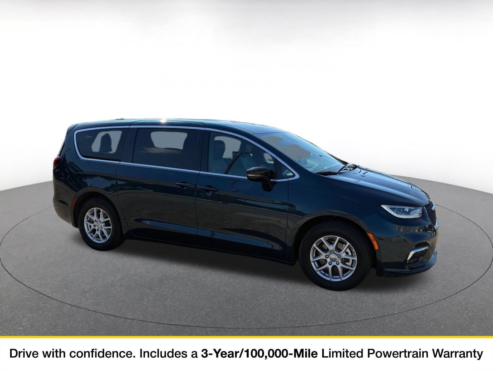 Thumbnail: 2025 Chrysler Pacifica - 1