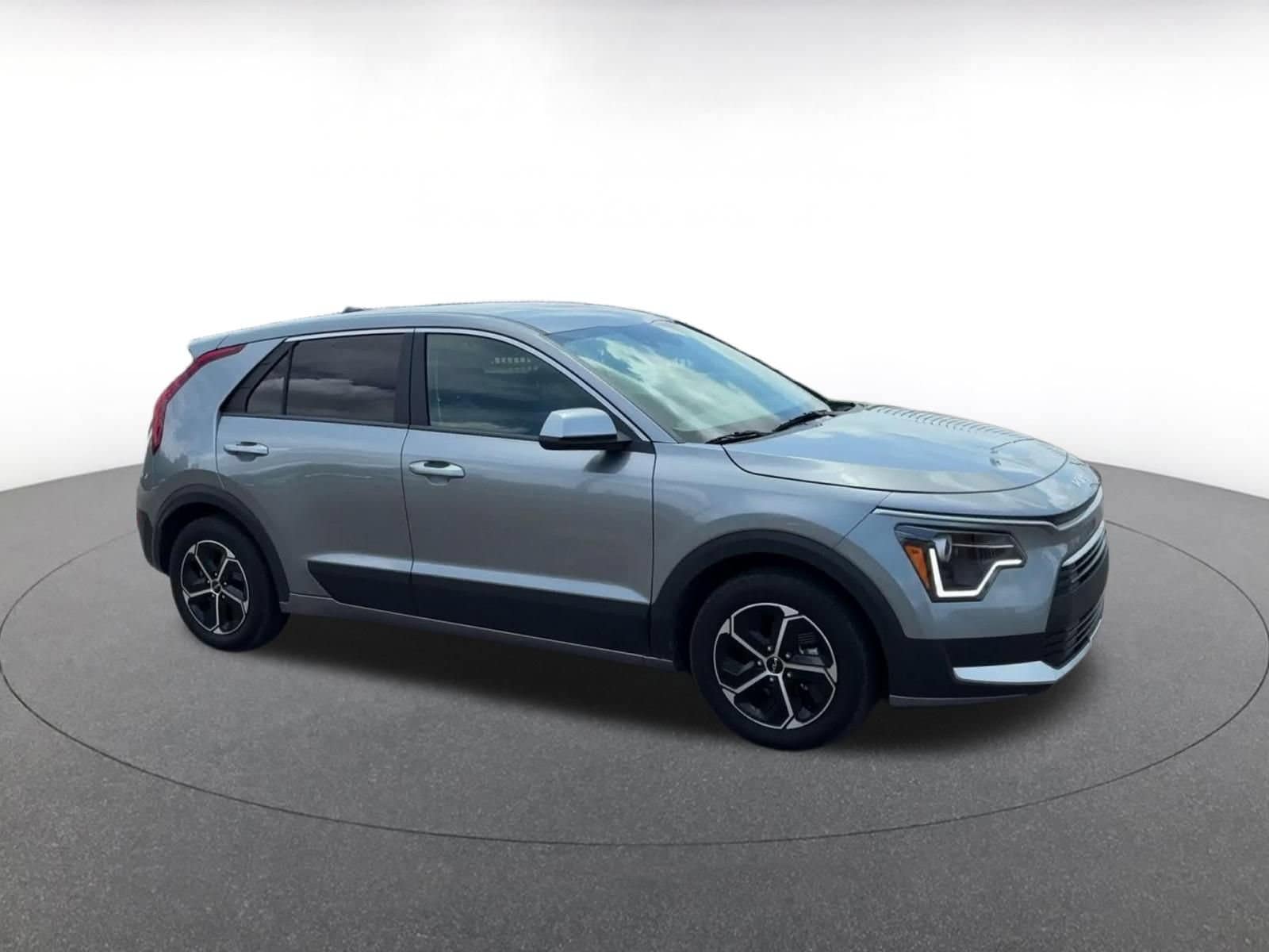 Thumbnail: 2026 Kia Niro - 2