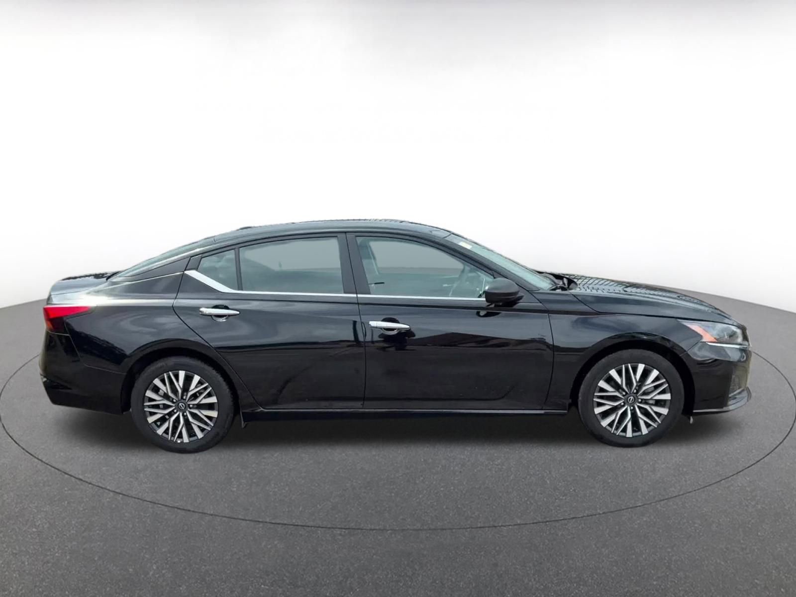 Thumbnail: 2025 Nissan Altima - 16