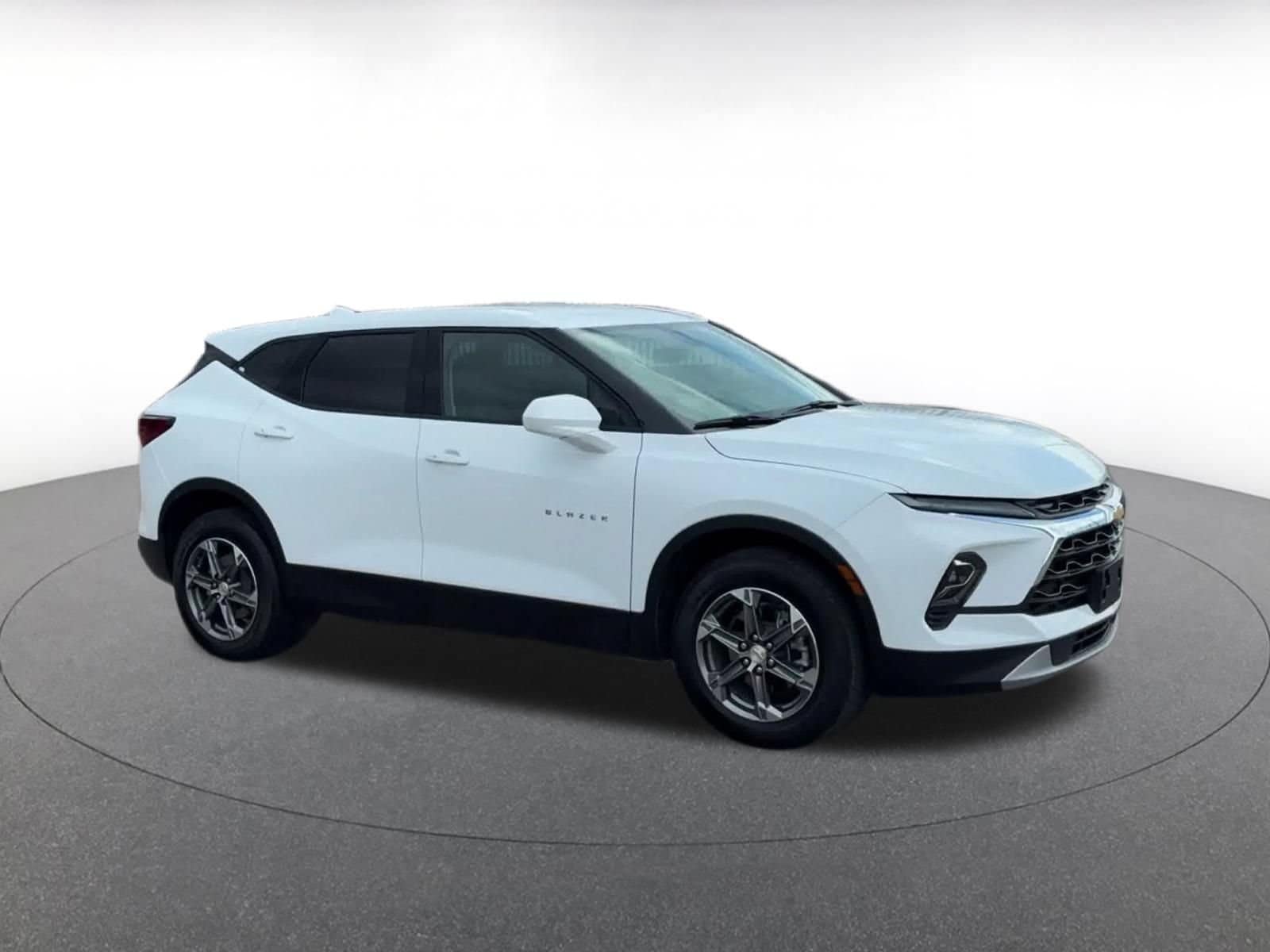 Thumbnail: 2026 Chevrolet Blazer - 2
