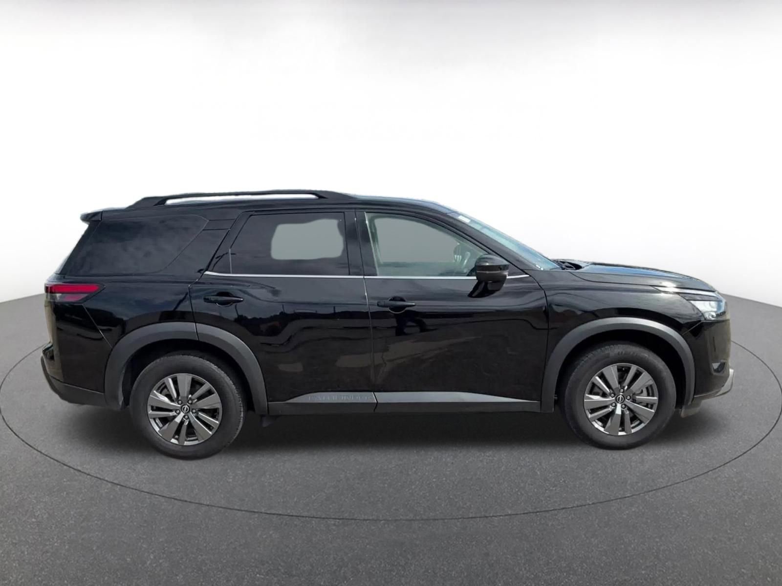 Thumbnail: 2025 Nissan Pathfinder - 16