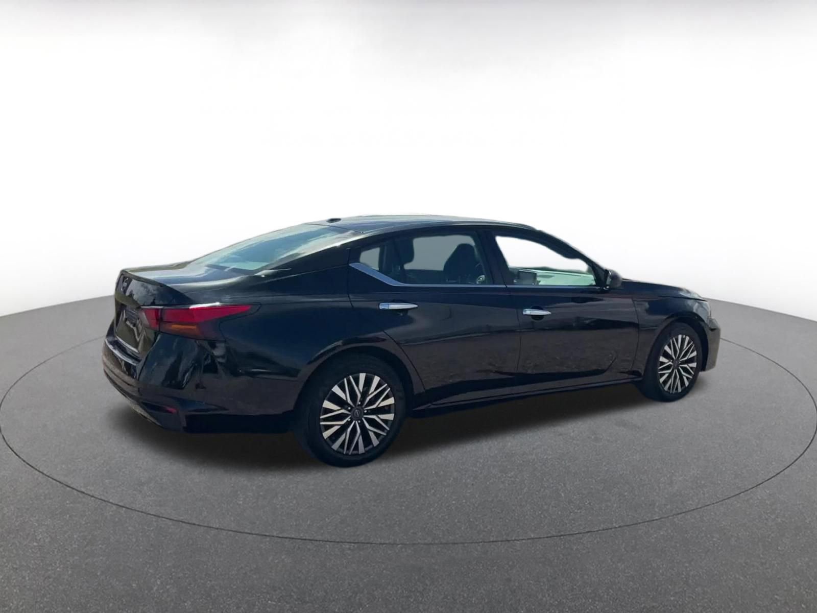 Thumbnail: 2025 Nissan Altima - 15