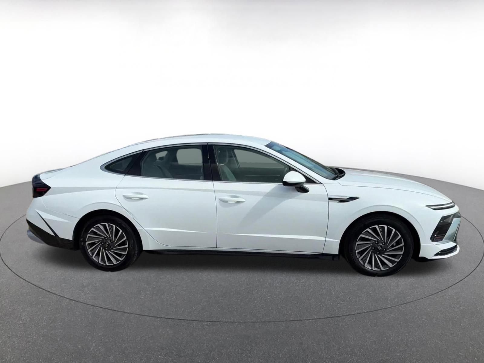 Thumbnail: 2025 Hyundai Sonata - 16