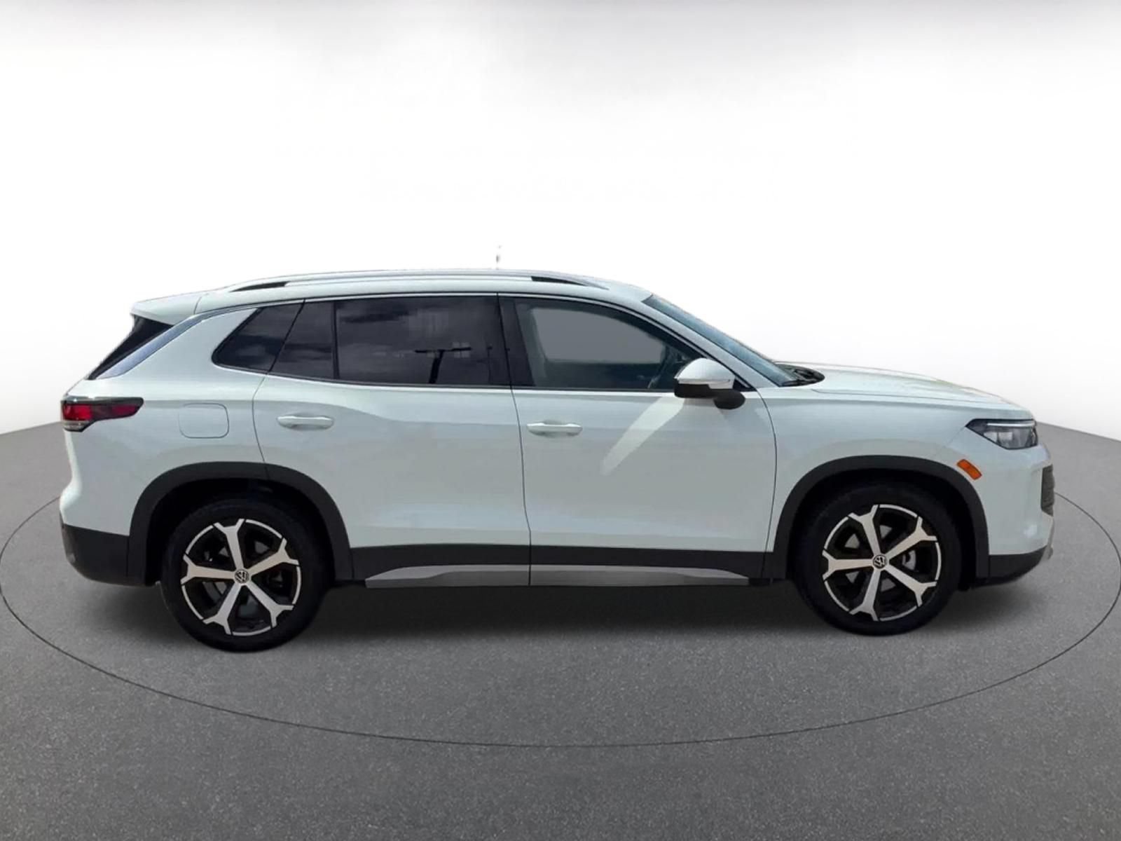 Thumbnail: 2026 Volkswagen Tiguan - 16
