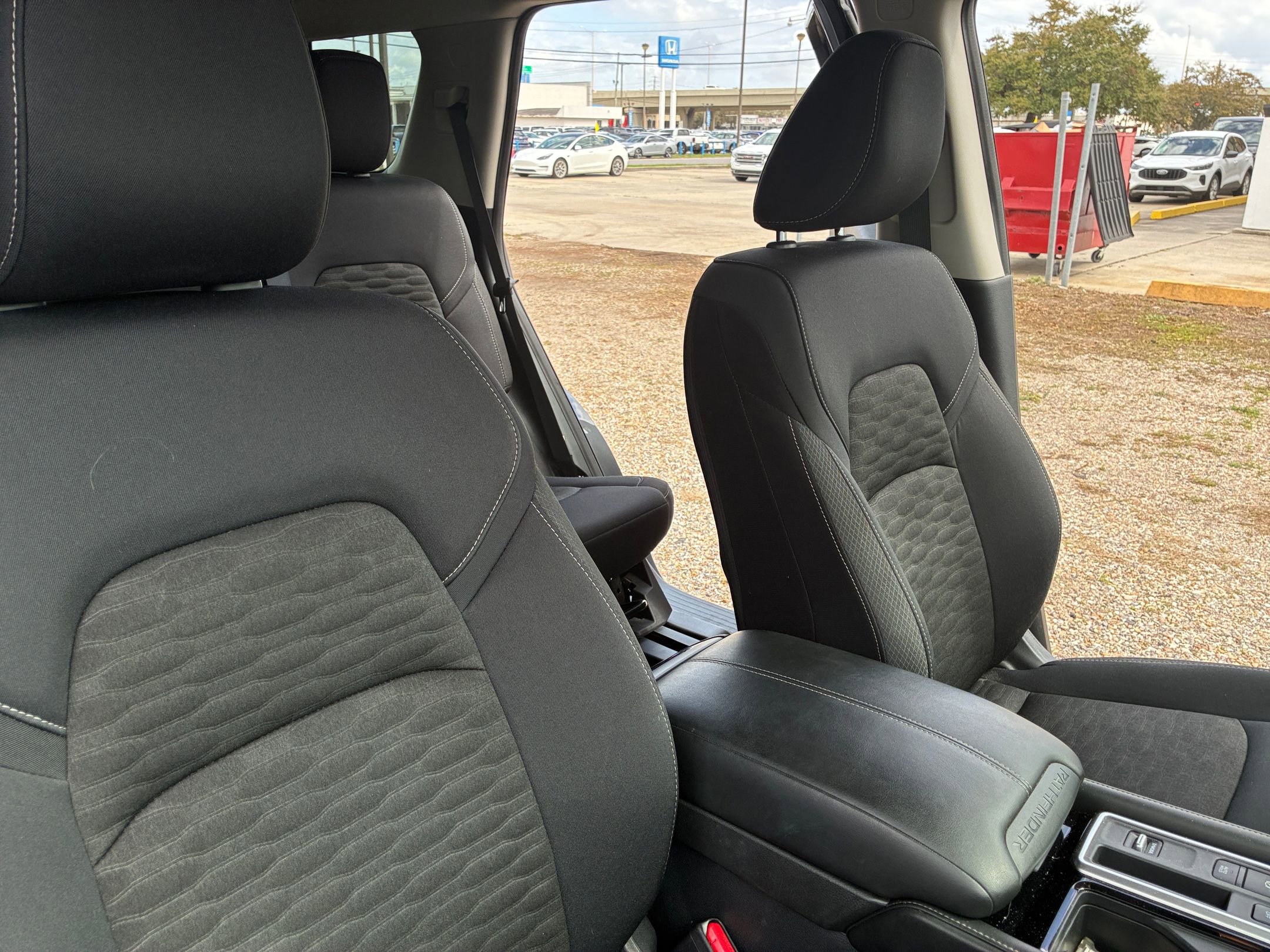 Thumbnail: 2025 Nissan Pathfinder - 35