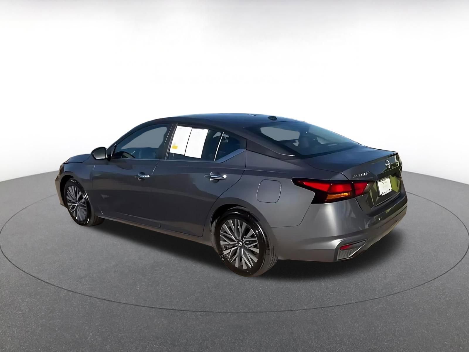 Thumbnail: 2025 Nissan Altima - 9