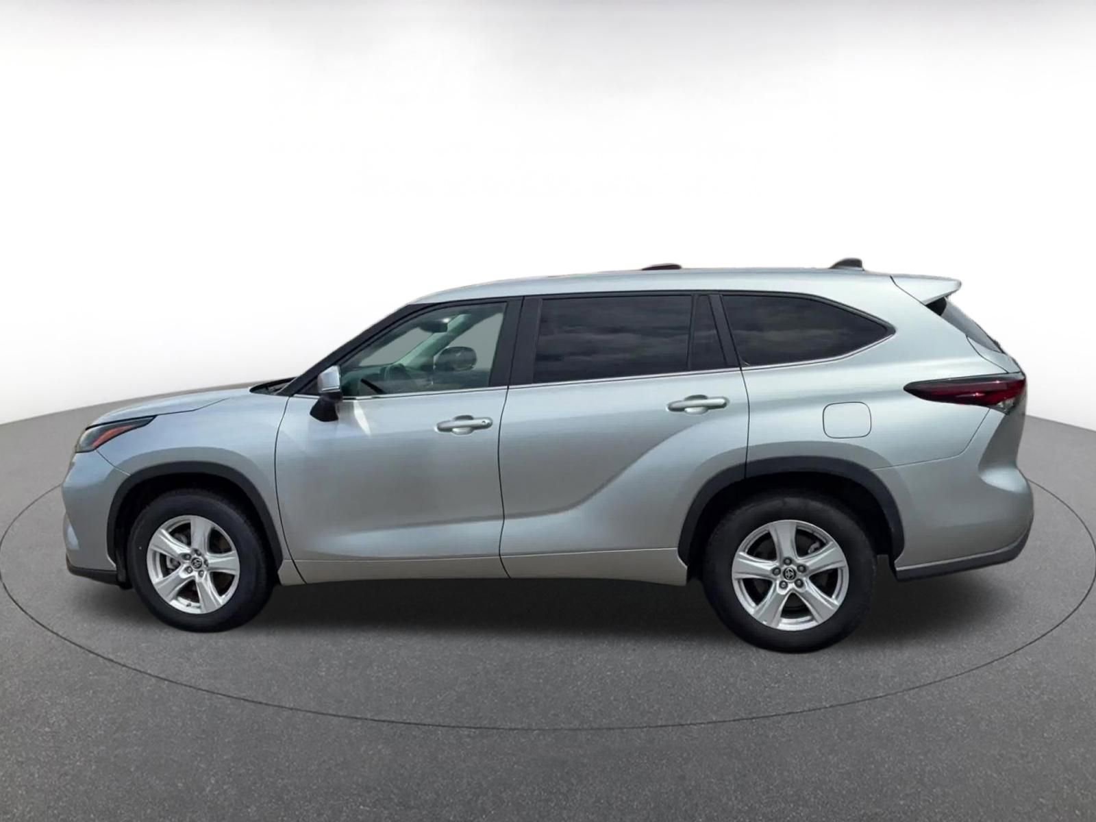 Thumbnail: 2025 Toyota Highlander - 9