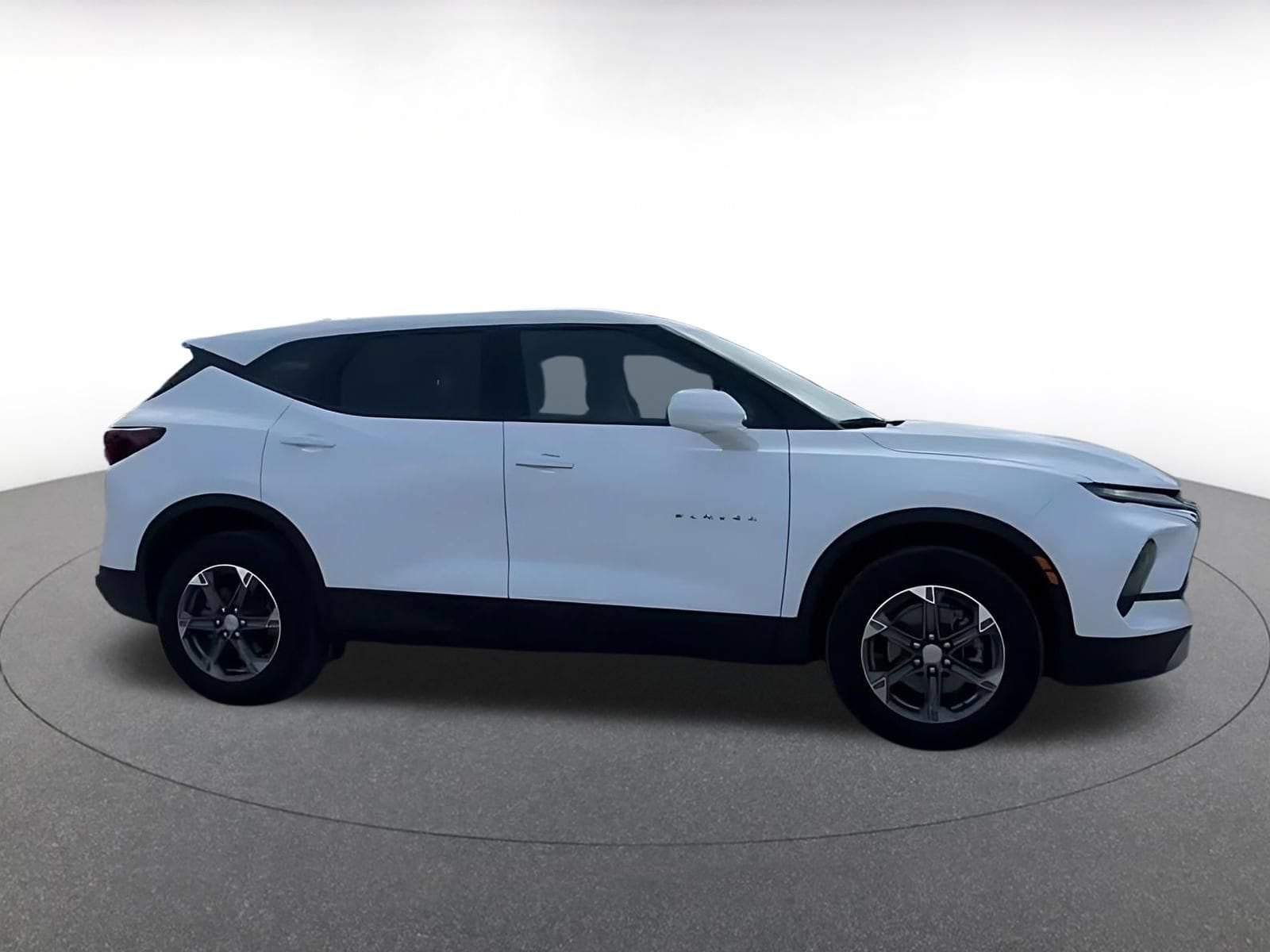 Thumbnail: 2025 Chevrolet Blazer - 15