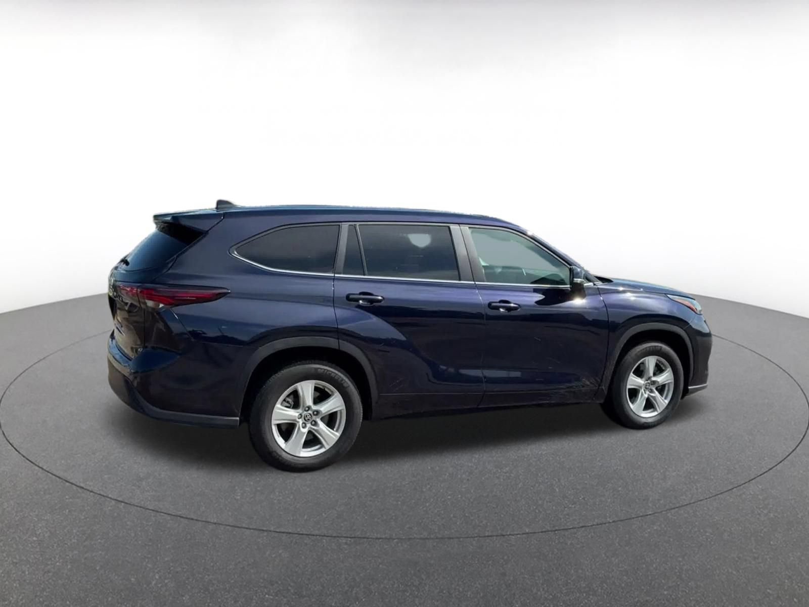 Thumbnail: 2025 Toyota Highlander - 11