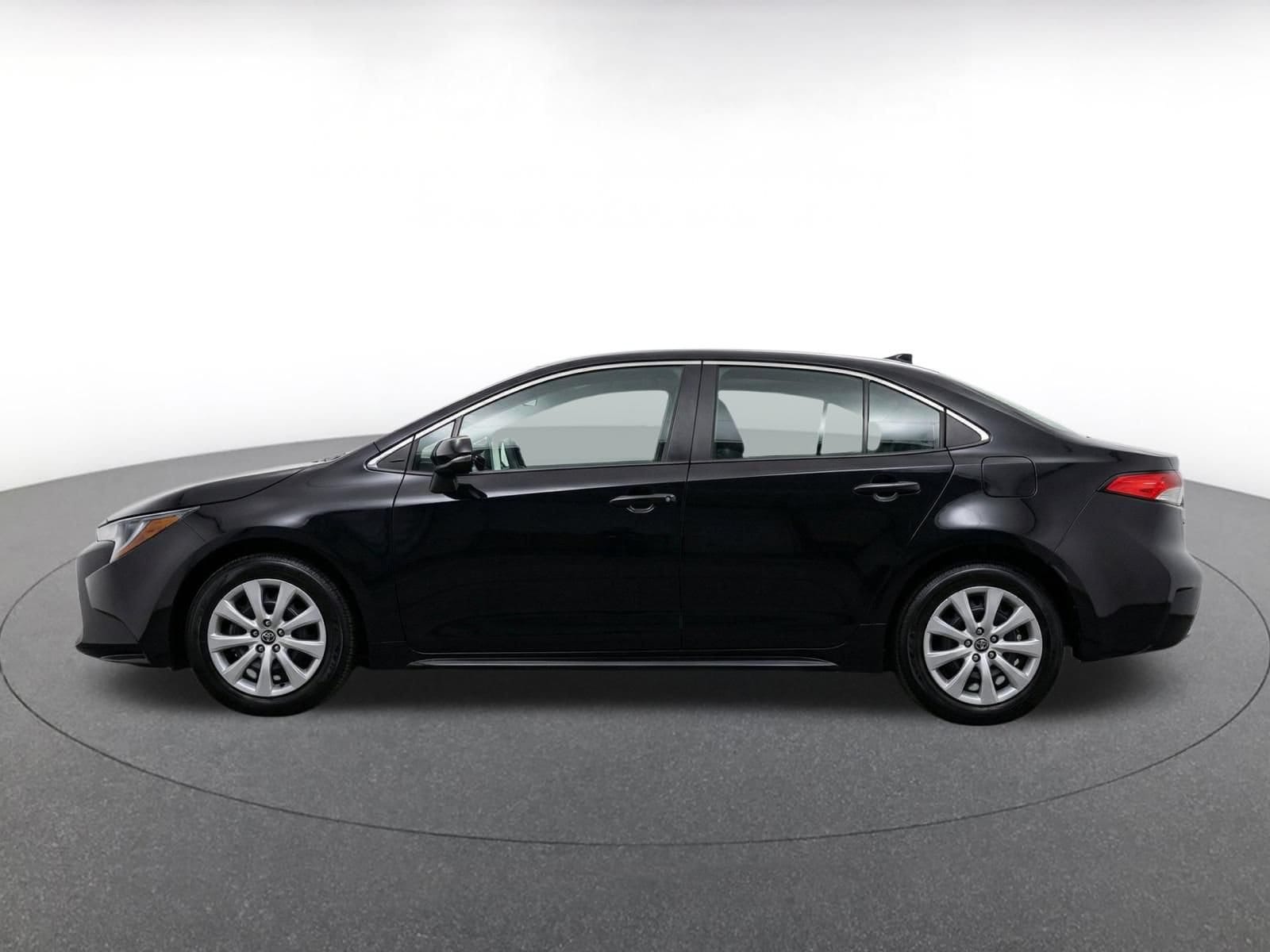 Thumbnail: 2025 Toyota Corolla - 4