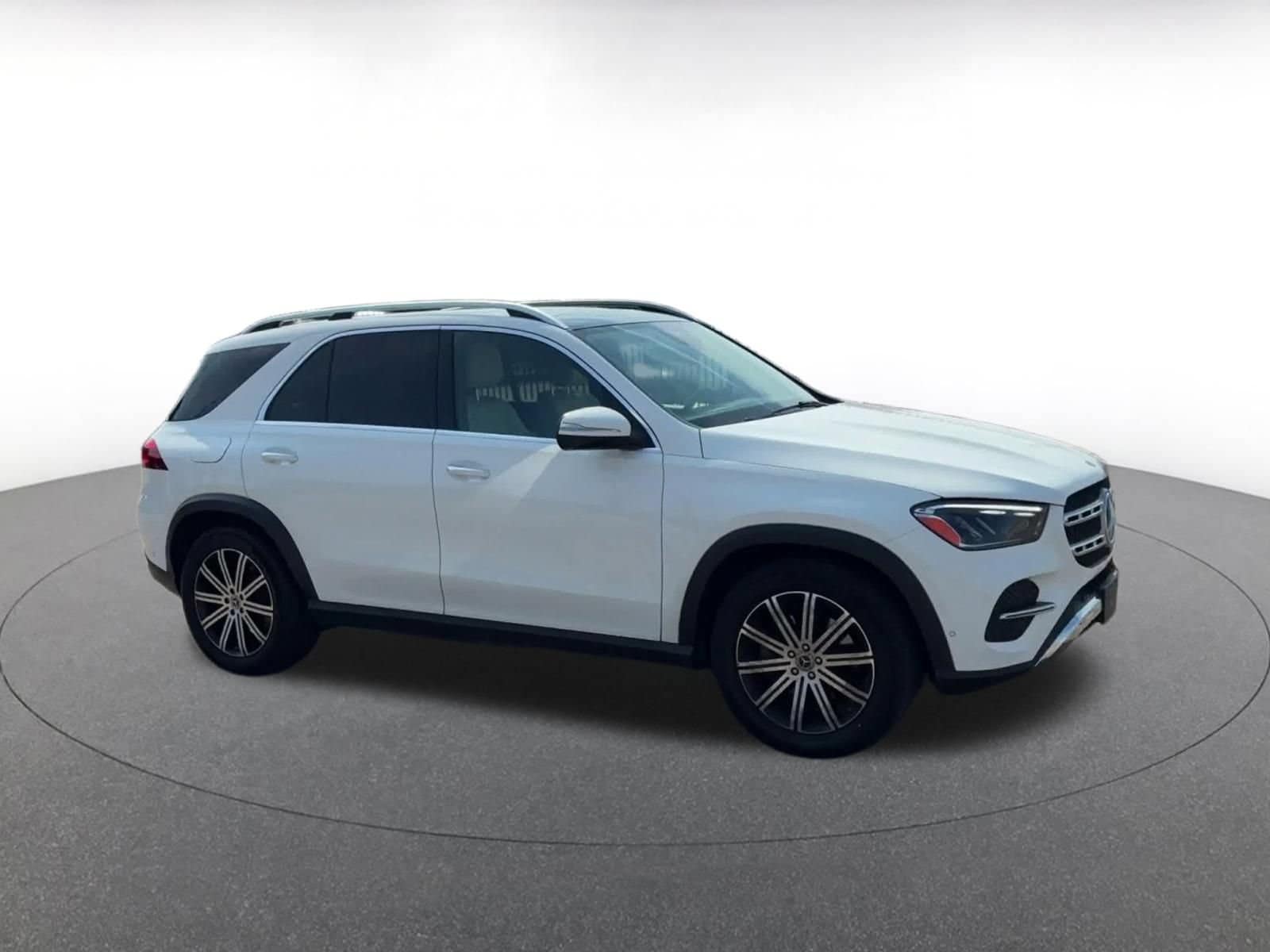 Thumbnail: 2026 Mercedes-Benz GLE - 2