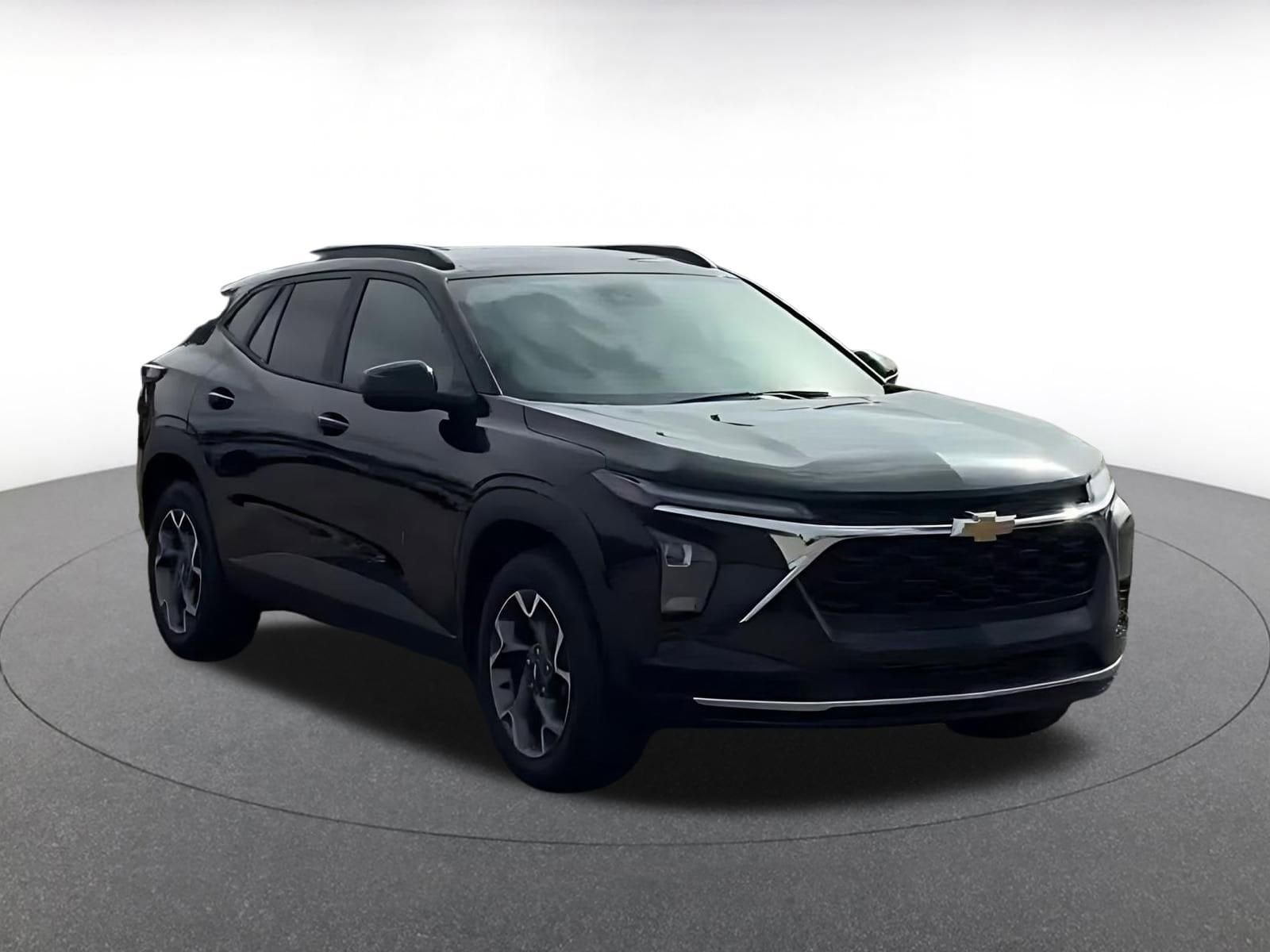 Thumbnail: 2025 Chevrolet Trax - 3