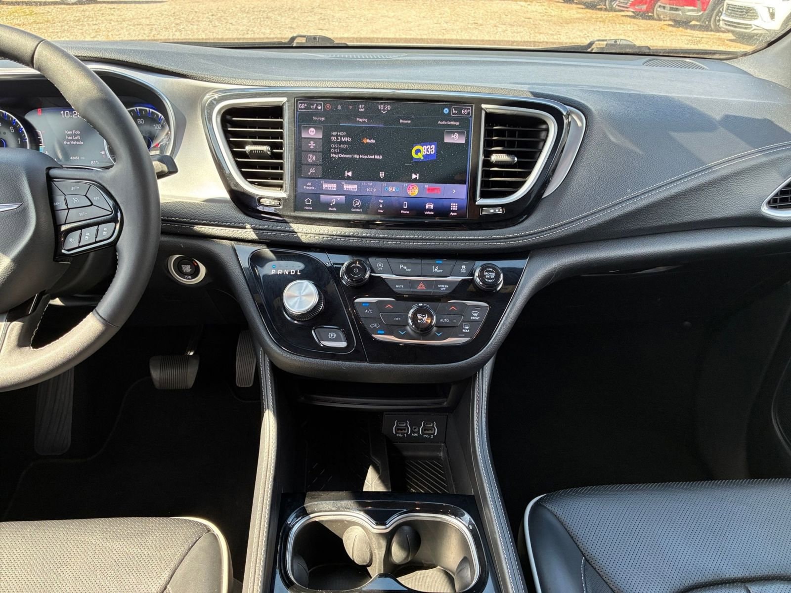 Thumbnail: 2025 Chrysler Pacifica - 17