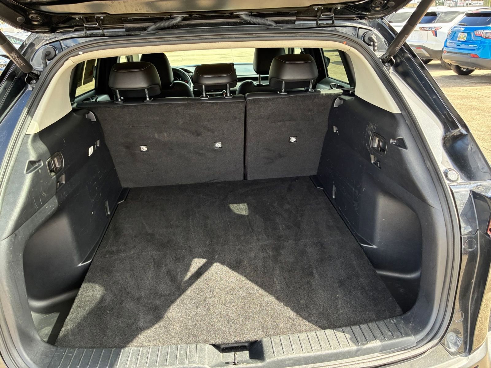 Thumbnail: 2025 Mazda CX-50 - 32