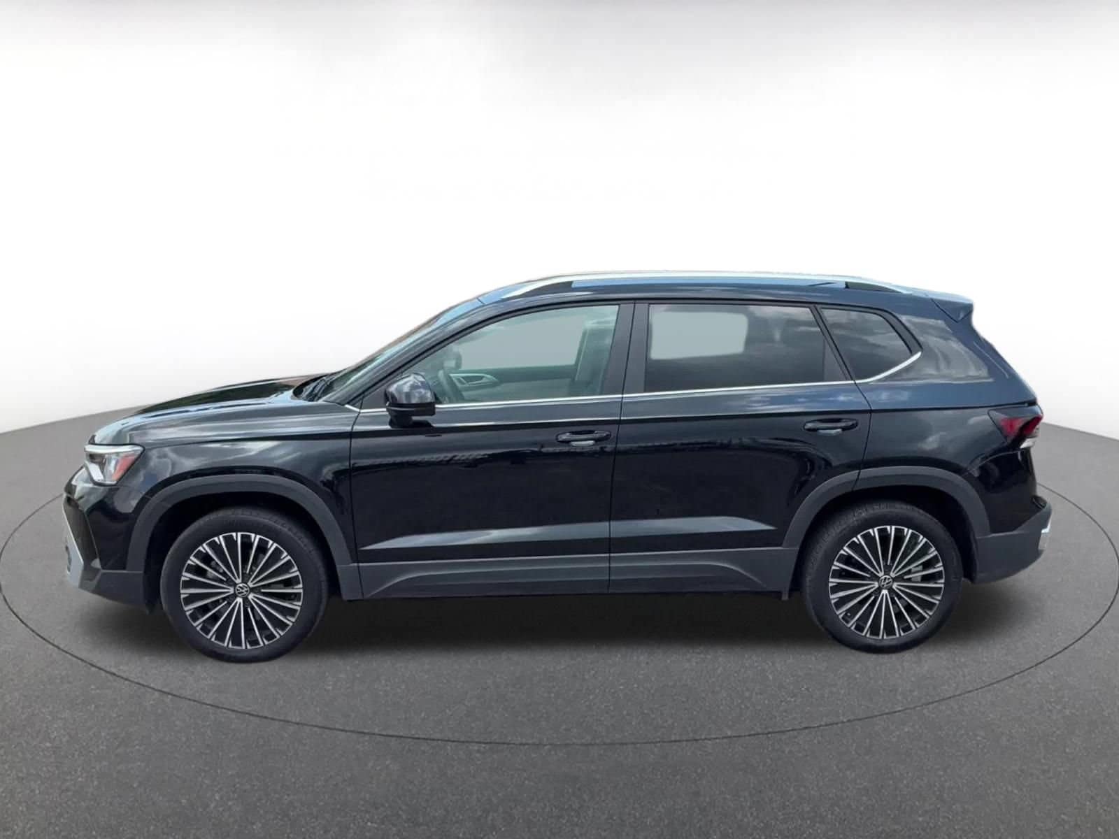 Thumbnail: 2026 Volkswagen Taos - 9