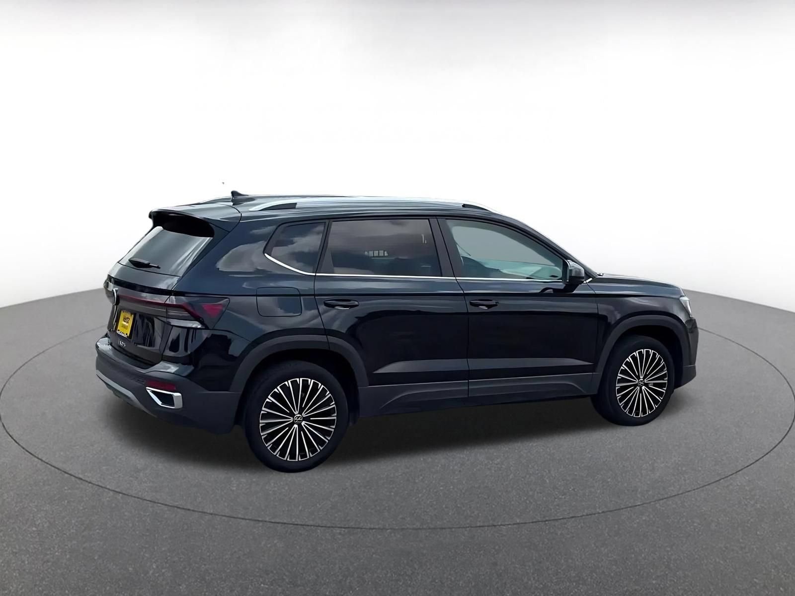 Thumbnail: 2026 Volkswagen Taos - 12