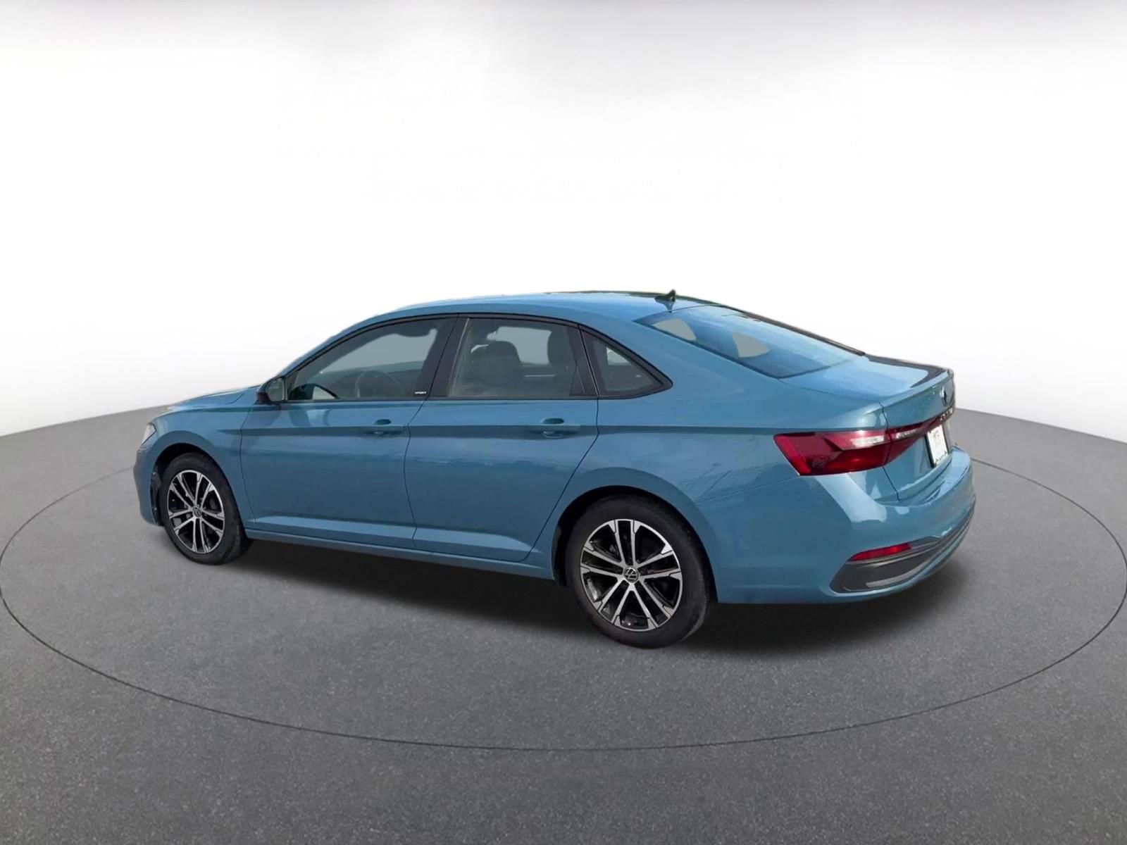 Thumbnail: 2025 Volkswagen Jetta - 10