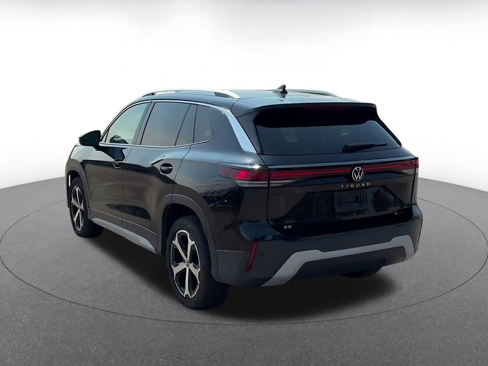 Thumbnail: 2026 Volkswagen Tiguan - 10