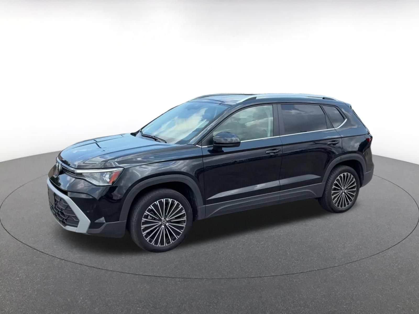 Thumbnail: 2026 Volkswagen Taos - 8