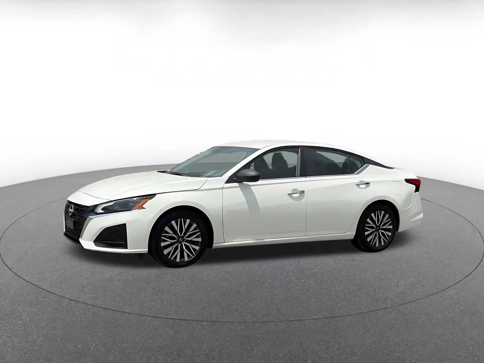 Thumbnail: 2025 Nissan Altima - 11