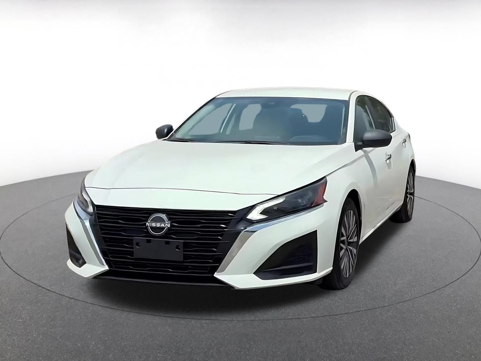 Thumbnail: 2025 Nissan Altima - 9