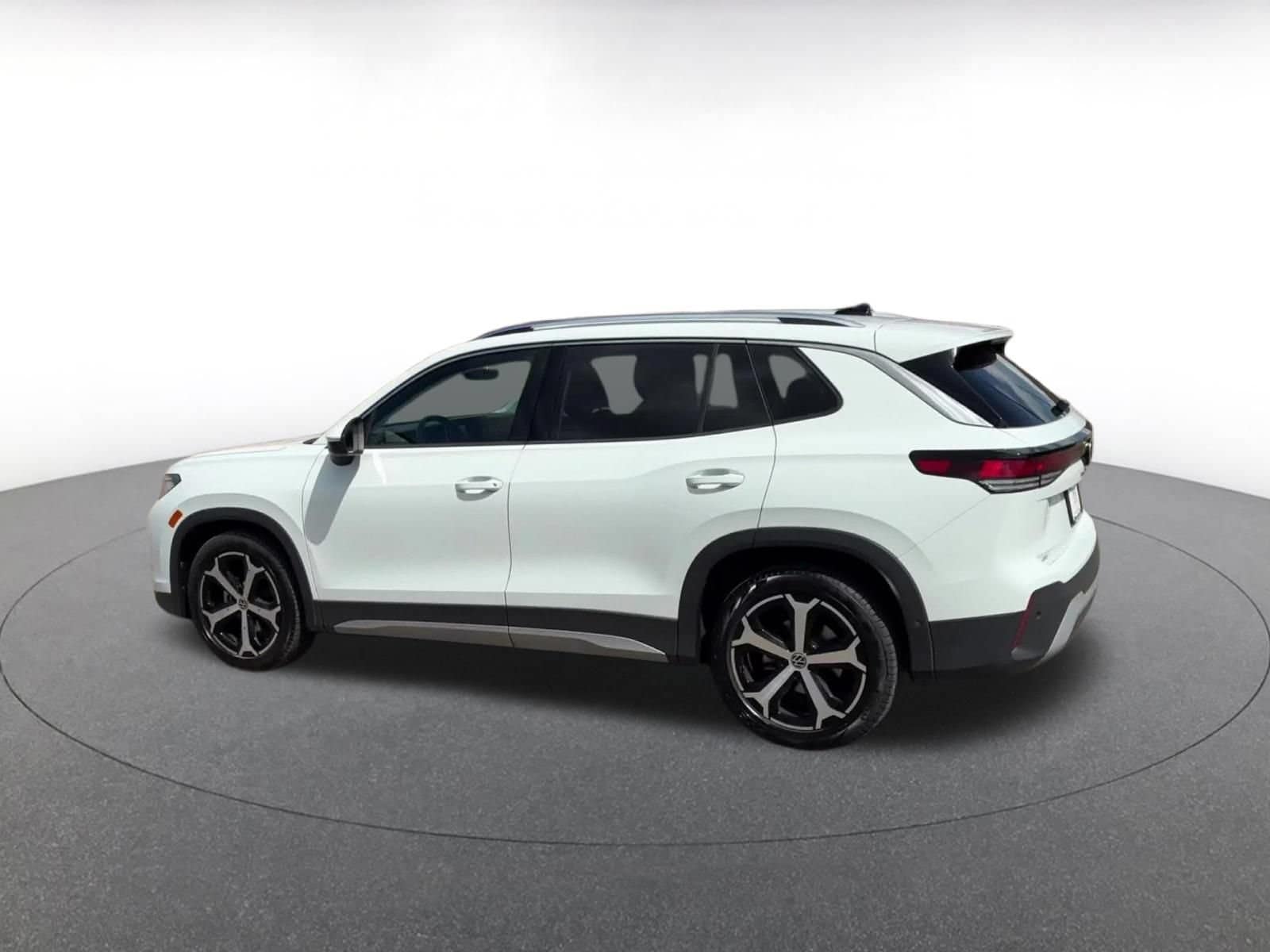 Thumbnail: 2026 Volkswagen Tiguan - 10