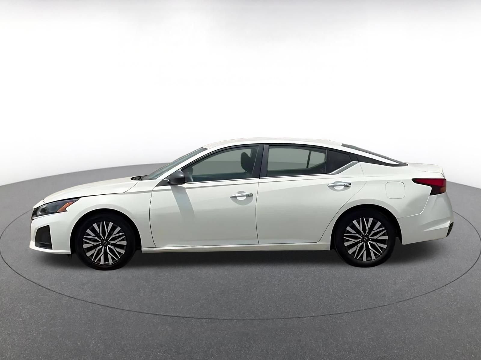 Thumbnail: 2025 Nissan Altima - 12