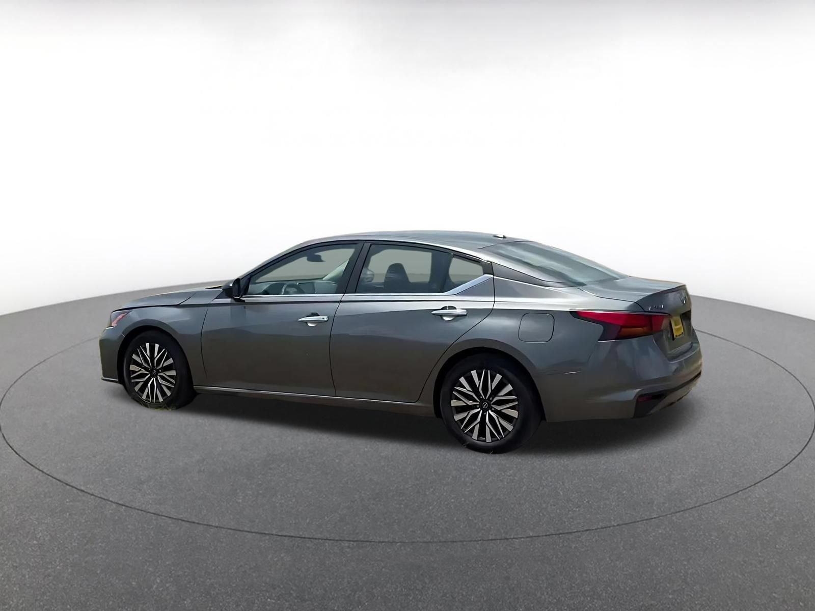 Thumbnail: 2025 Nissan Altima - 10