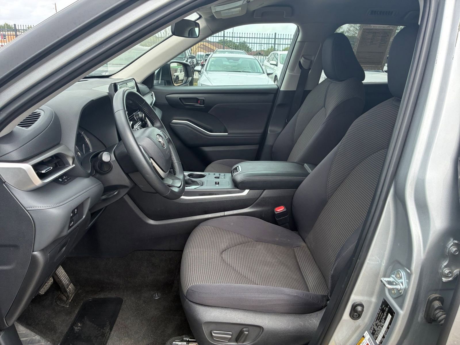 Thumbnail: 2025 Toyota Highlander - 28