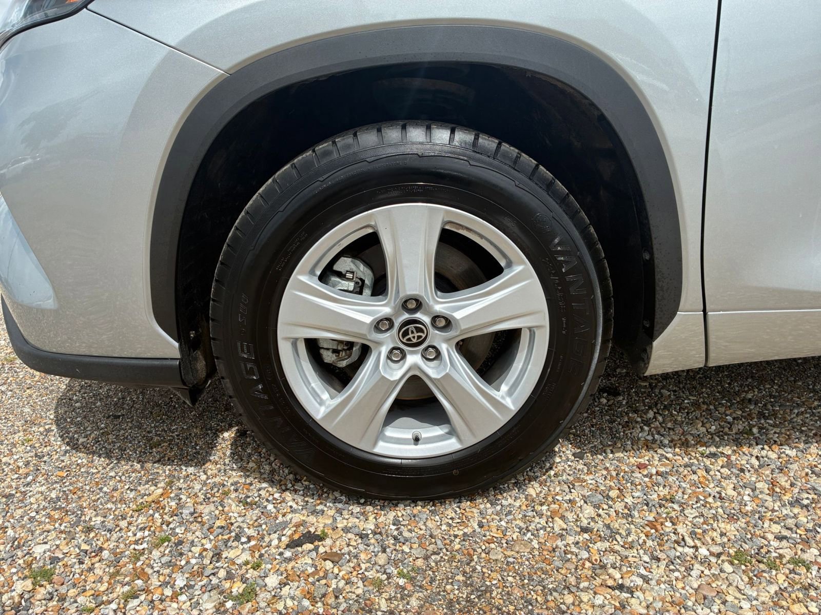 Thumbnail: 2025 Toyota Highlander - 32