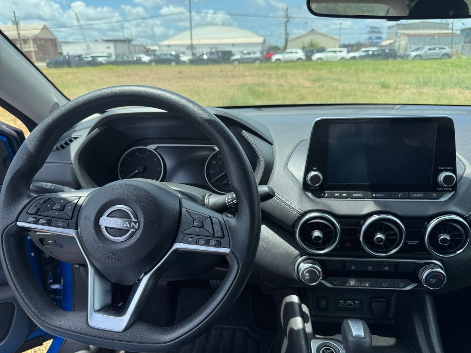 Thumbnail: 2025 Nissan Sentra - 32