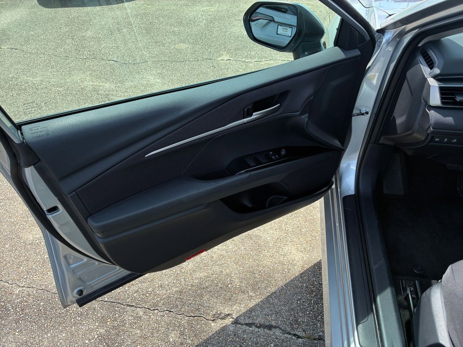 Thumbnail: 2025 Toyota Camry - 18