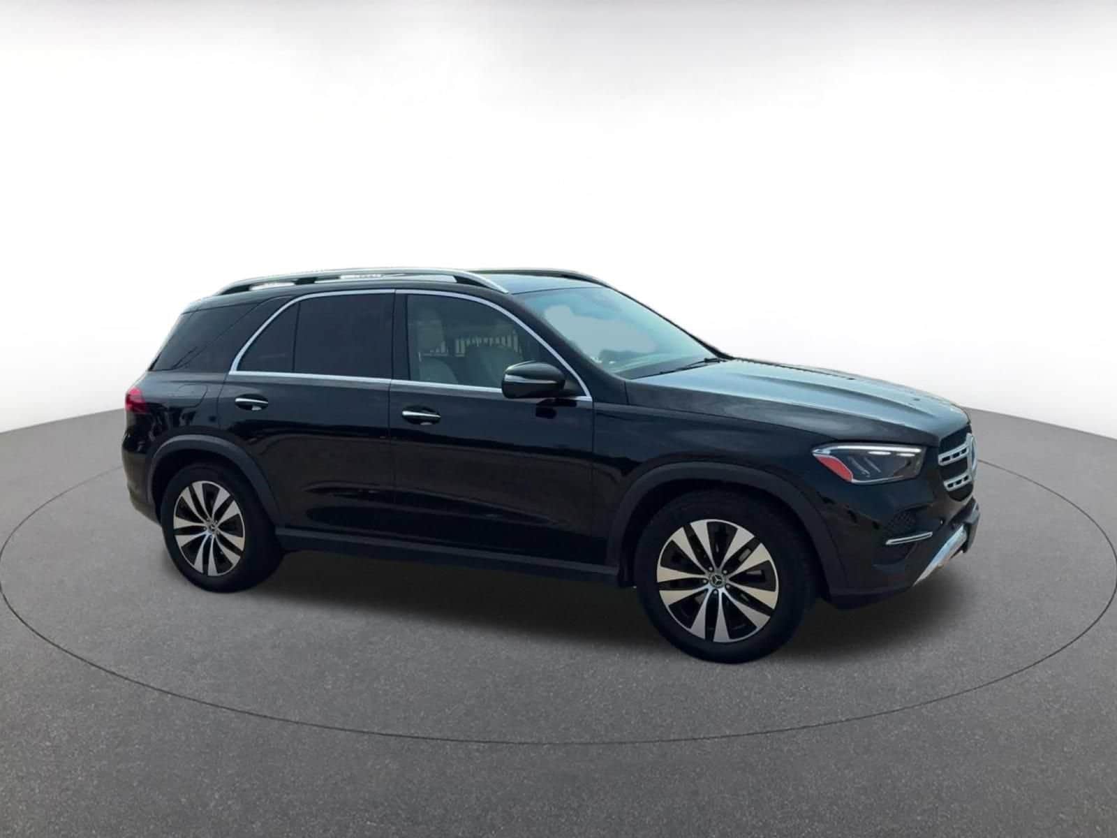 Thumbnail: 2026 Mercedes-Benz GLE - 2