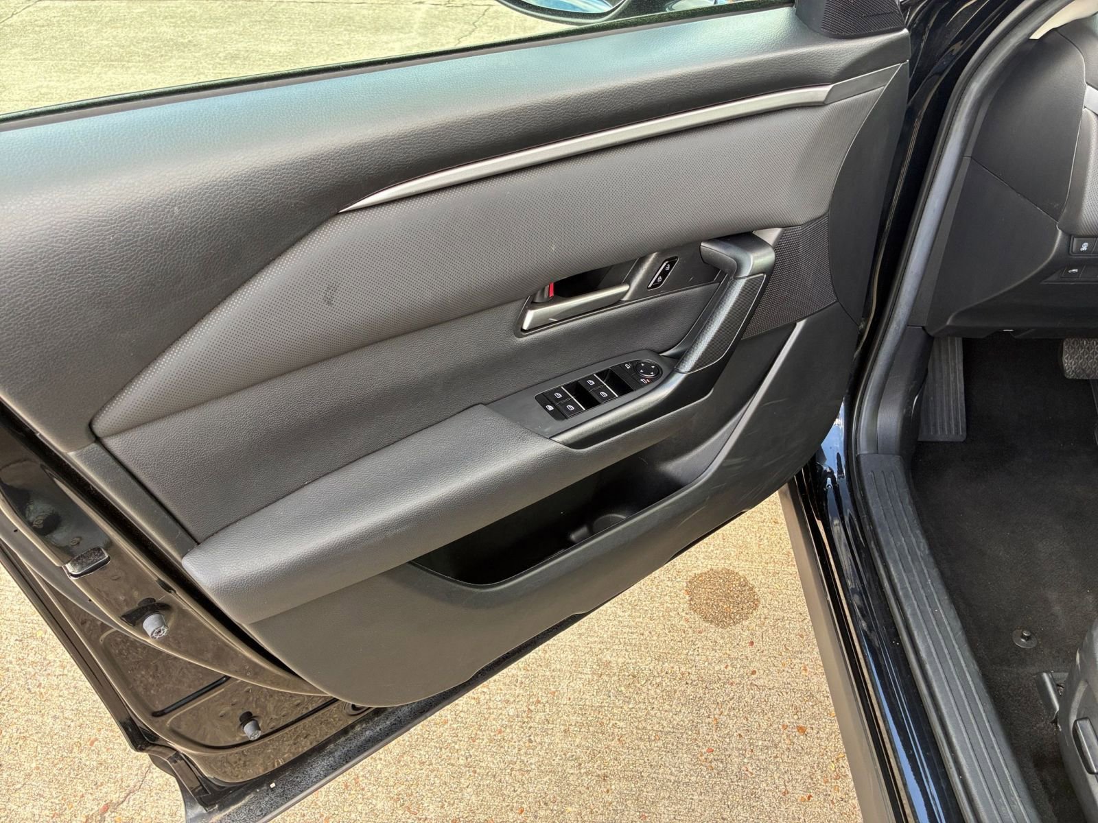 Thumbnail: 2025 Mazda CX-50 - 18