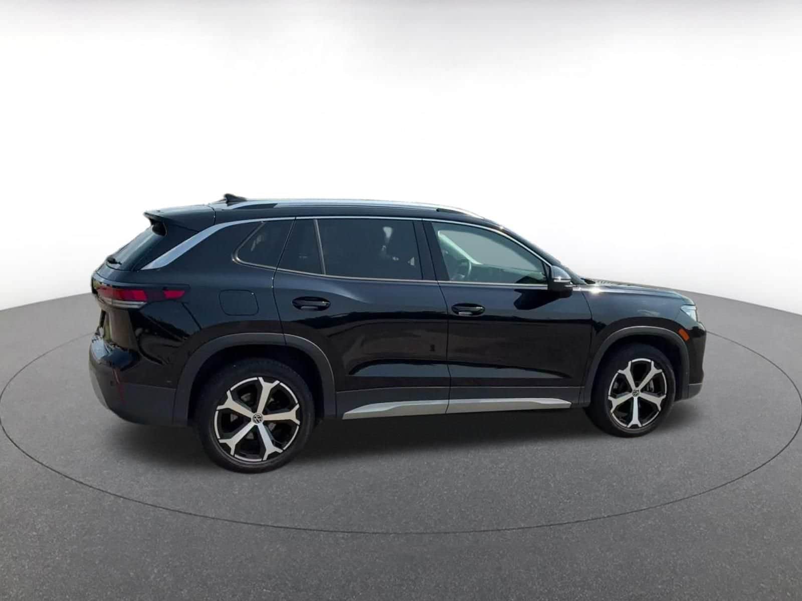 Thumbnail: 2026 Volkswagen Tiguan - 14