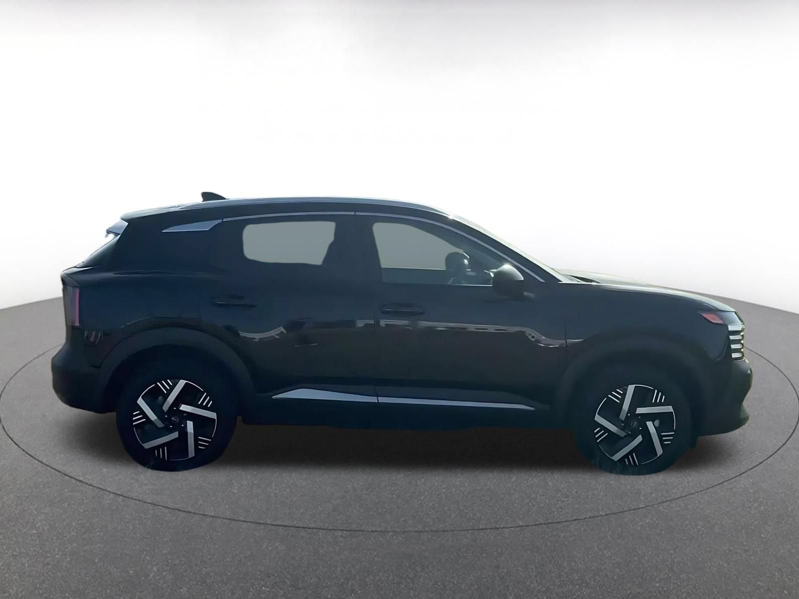 Thumbnail: 2026 Nissan Kicks - 15