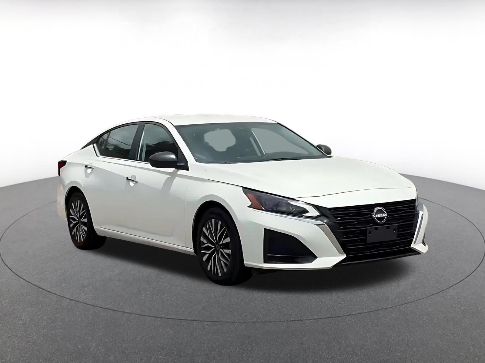 Thumbnail: 2025 Nissan Altima - 4